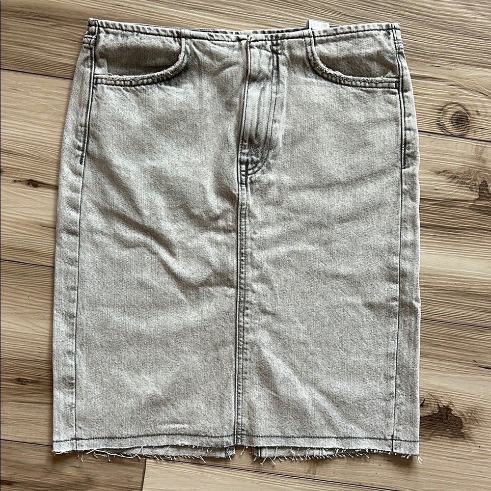 ZARA women’s Classic Gray Denim Skirt